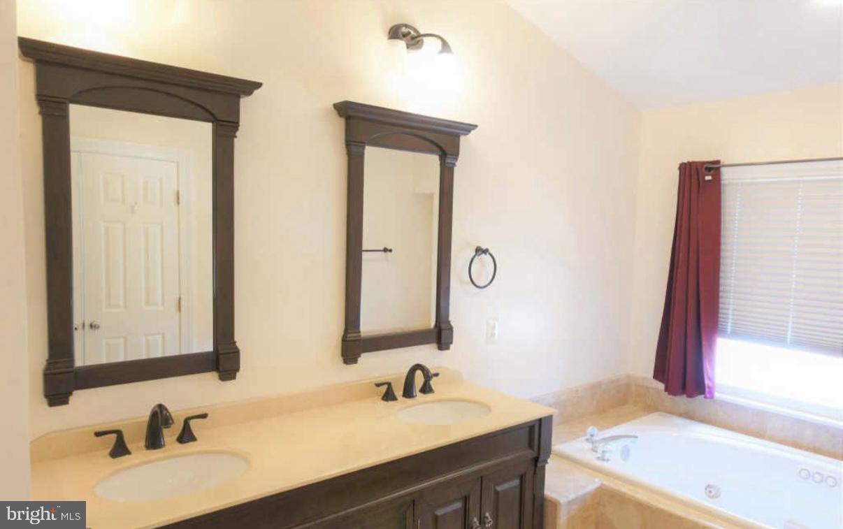 BRENTWOOD - Residential Lease