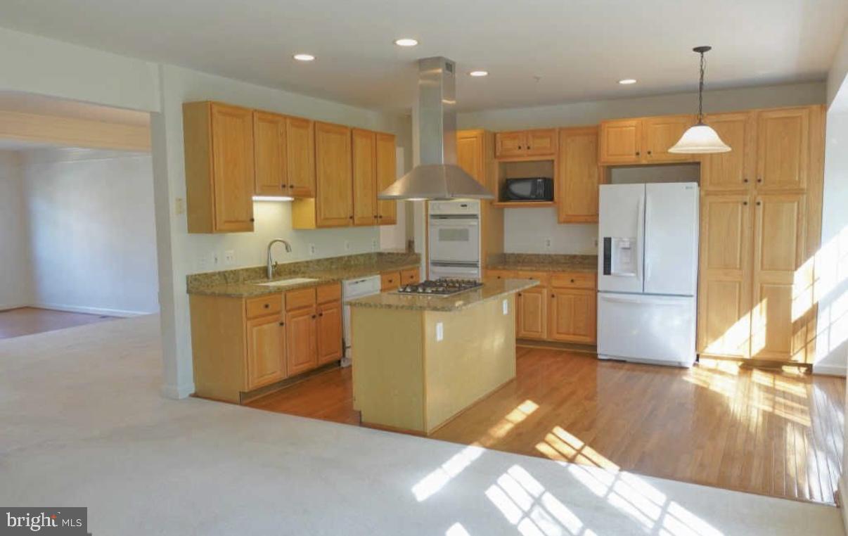 BRENTWOOD - Residential Lease