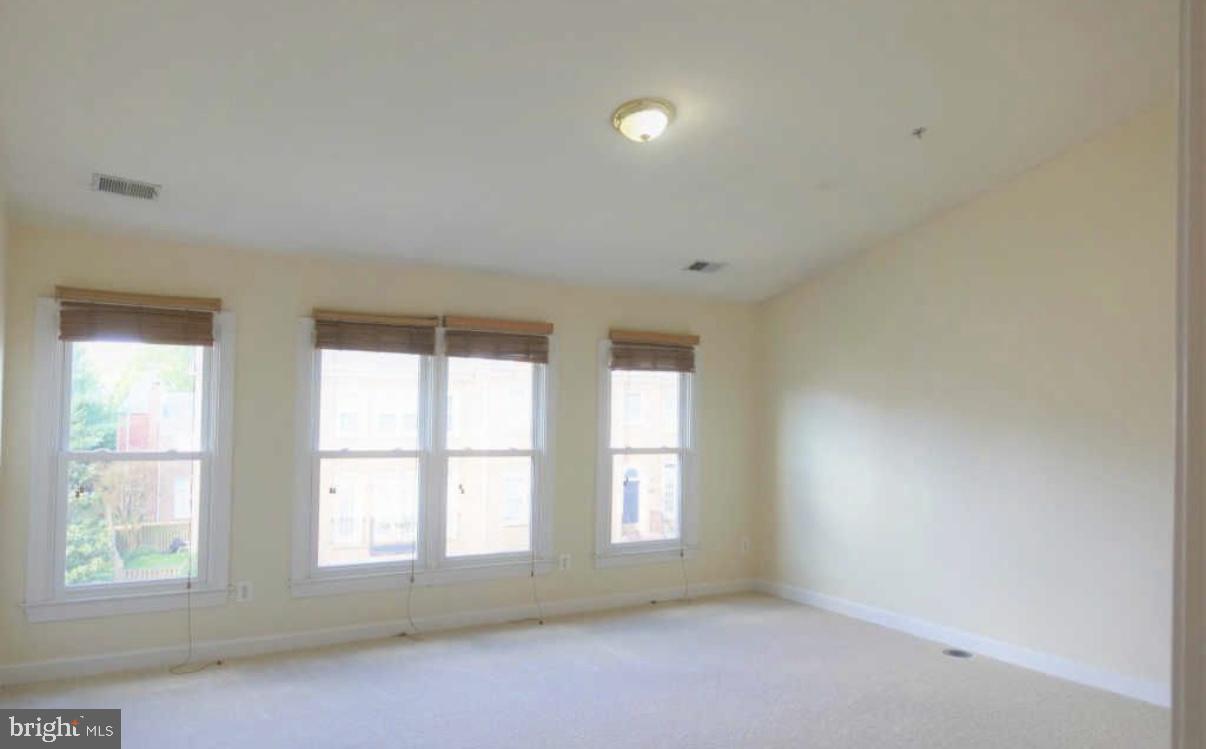 BRENTWOOD - Residential Lease