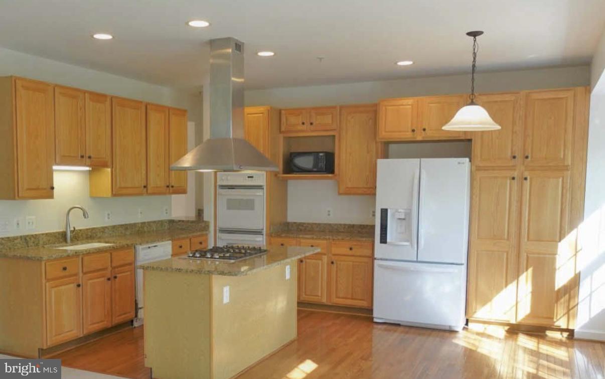 BRENTWOOD - Residential Lease