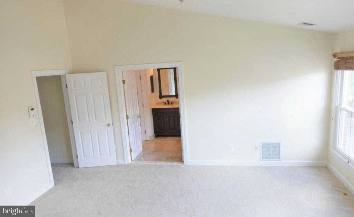 BRENTWOOD - Residential Lease