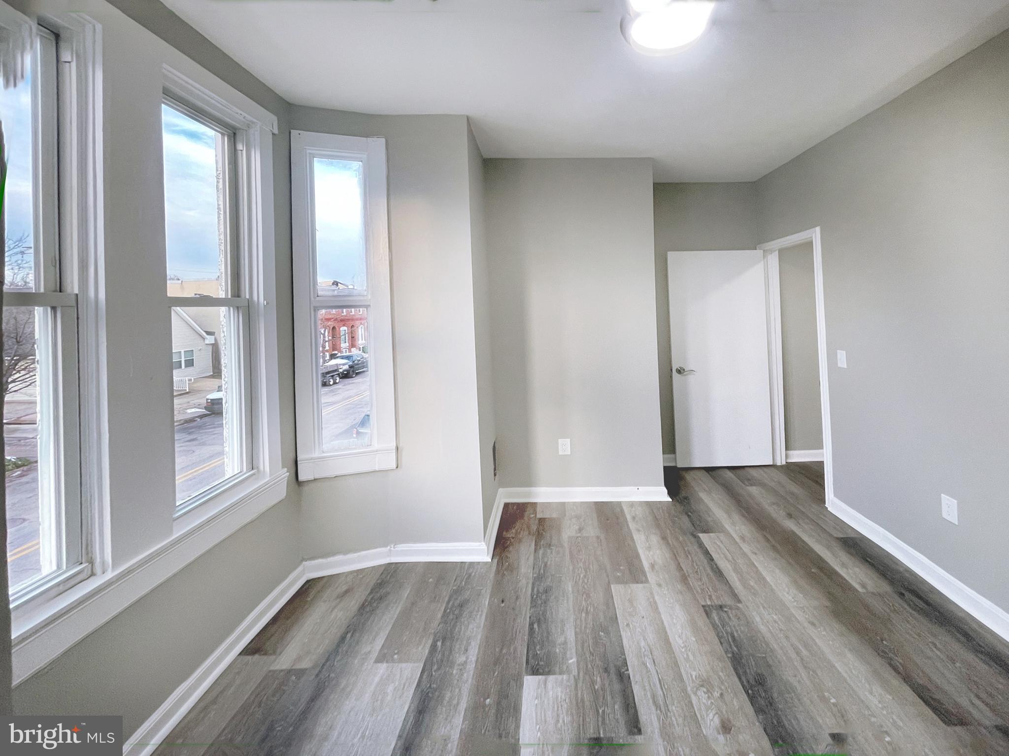 HOLLINS MARKET - Residential