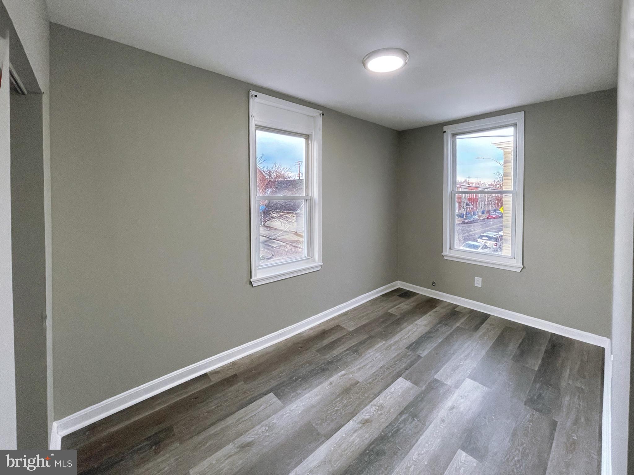 HOLLINS MARKET - Residential