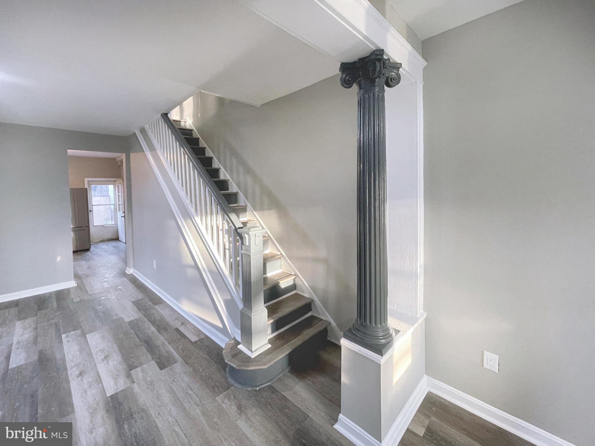 HOLLINS MARKET - Residential