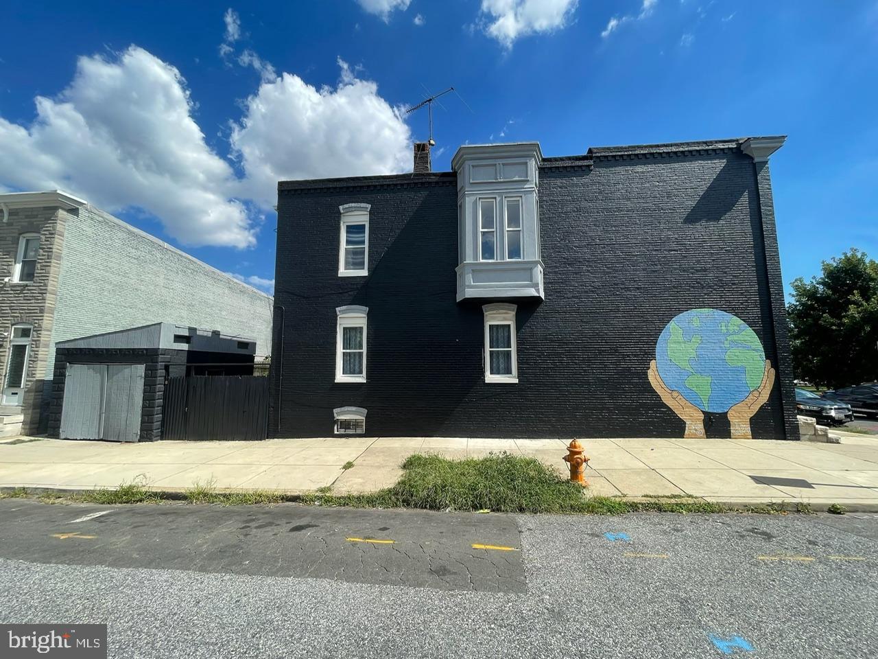 HOLLINS MARKET - Residential