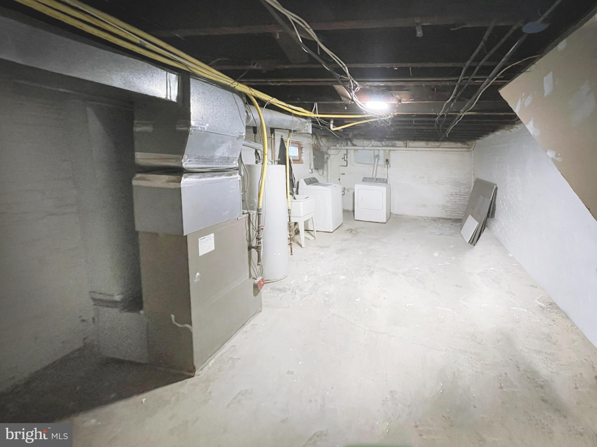 HOLLINS MARKET - Residential