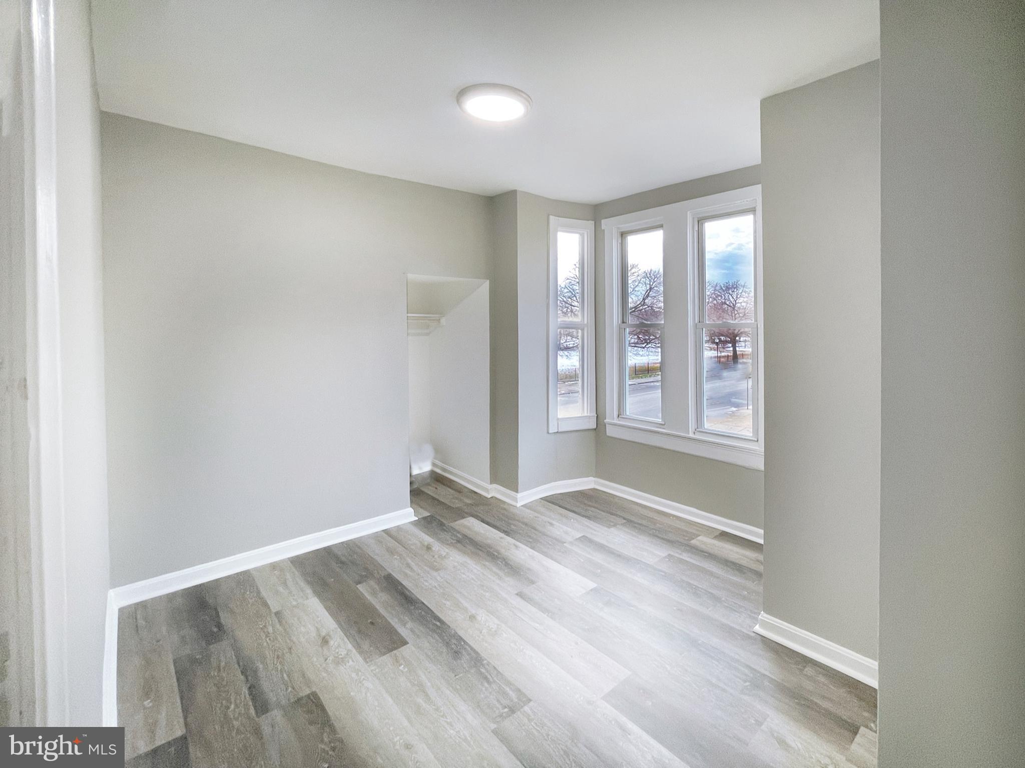 HOLLINS MARKET - Residential