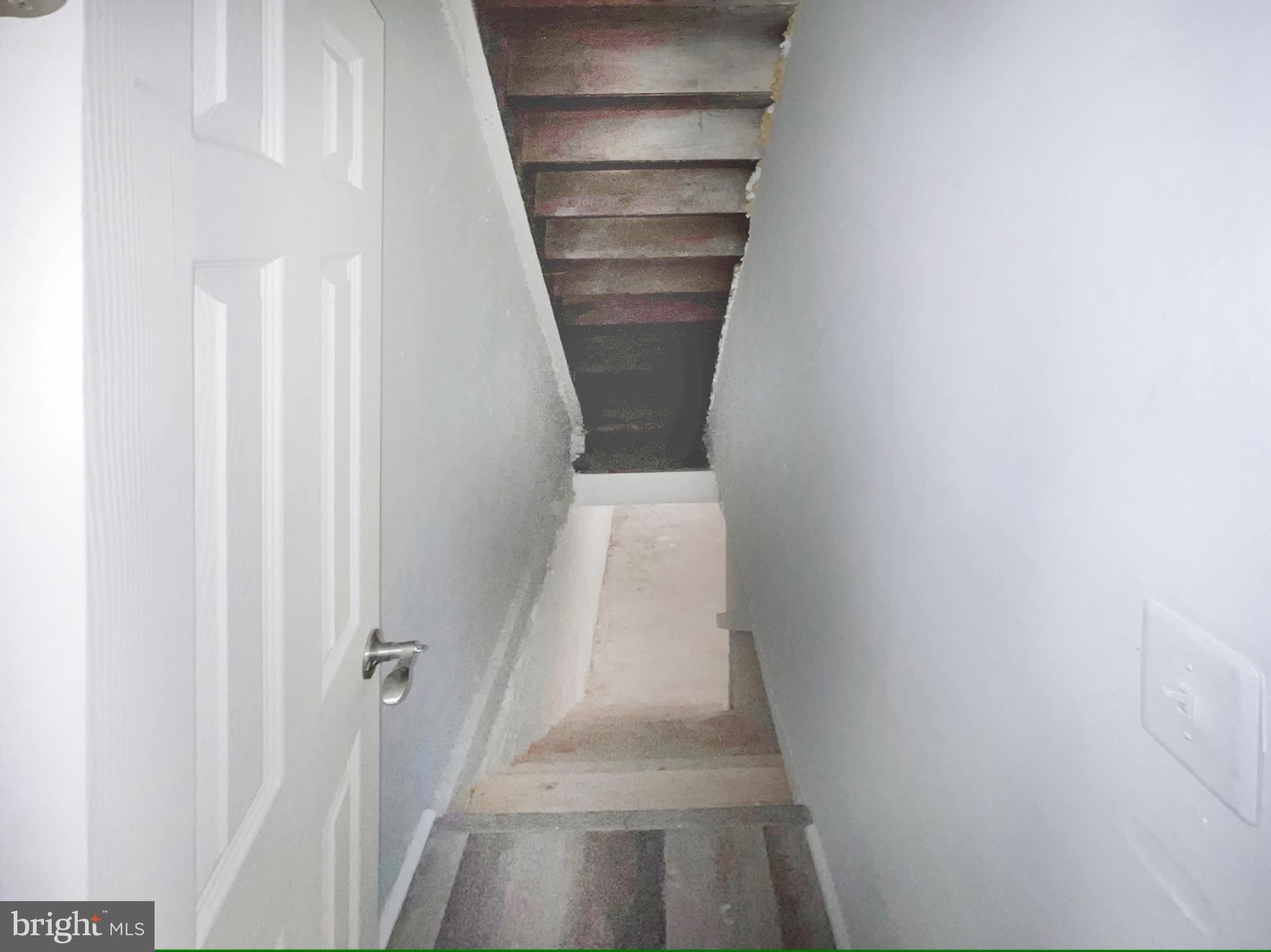 HOLLINS MARKET - Residential