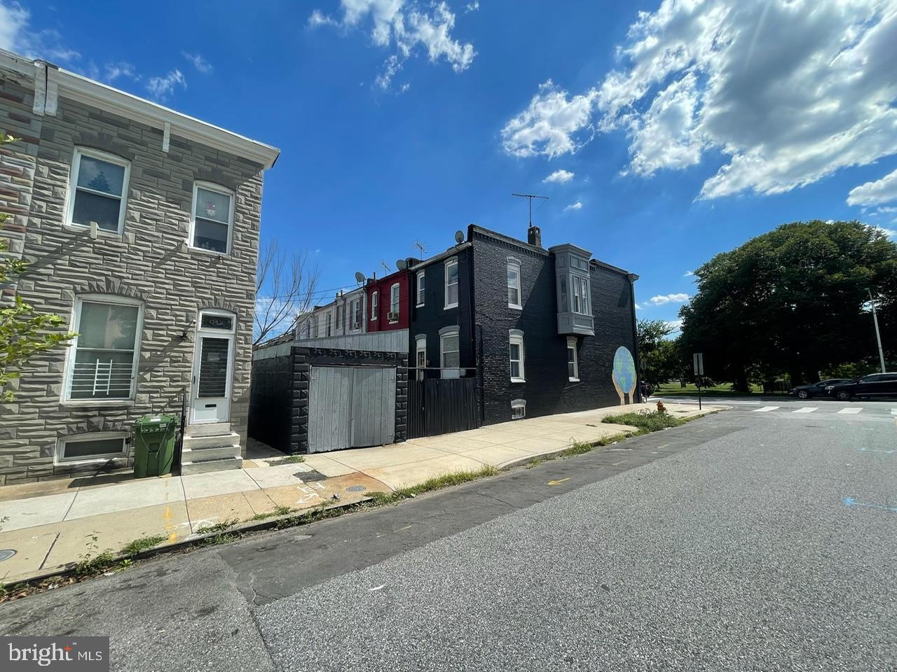 HOLLINS MARKET - Residential