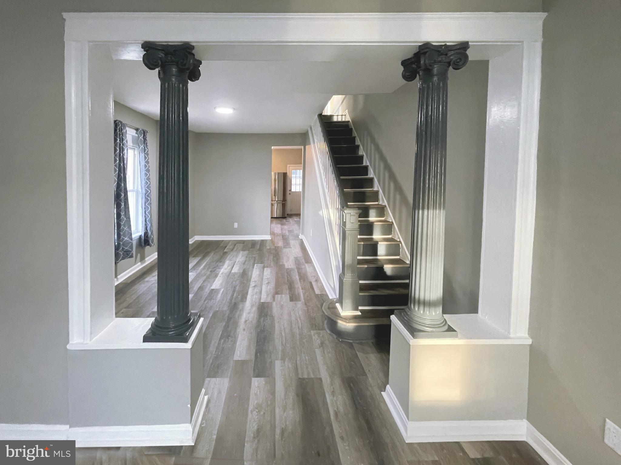 HOLLINS MARKET - Residential