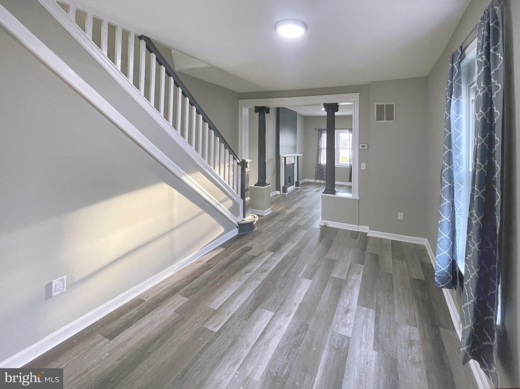 HOLLINS MARKET - Residential