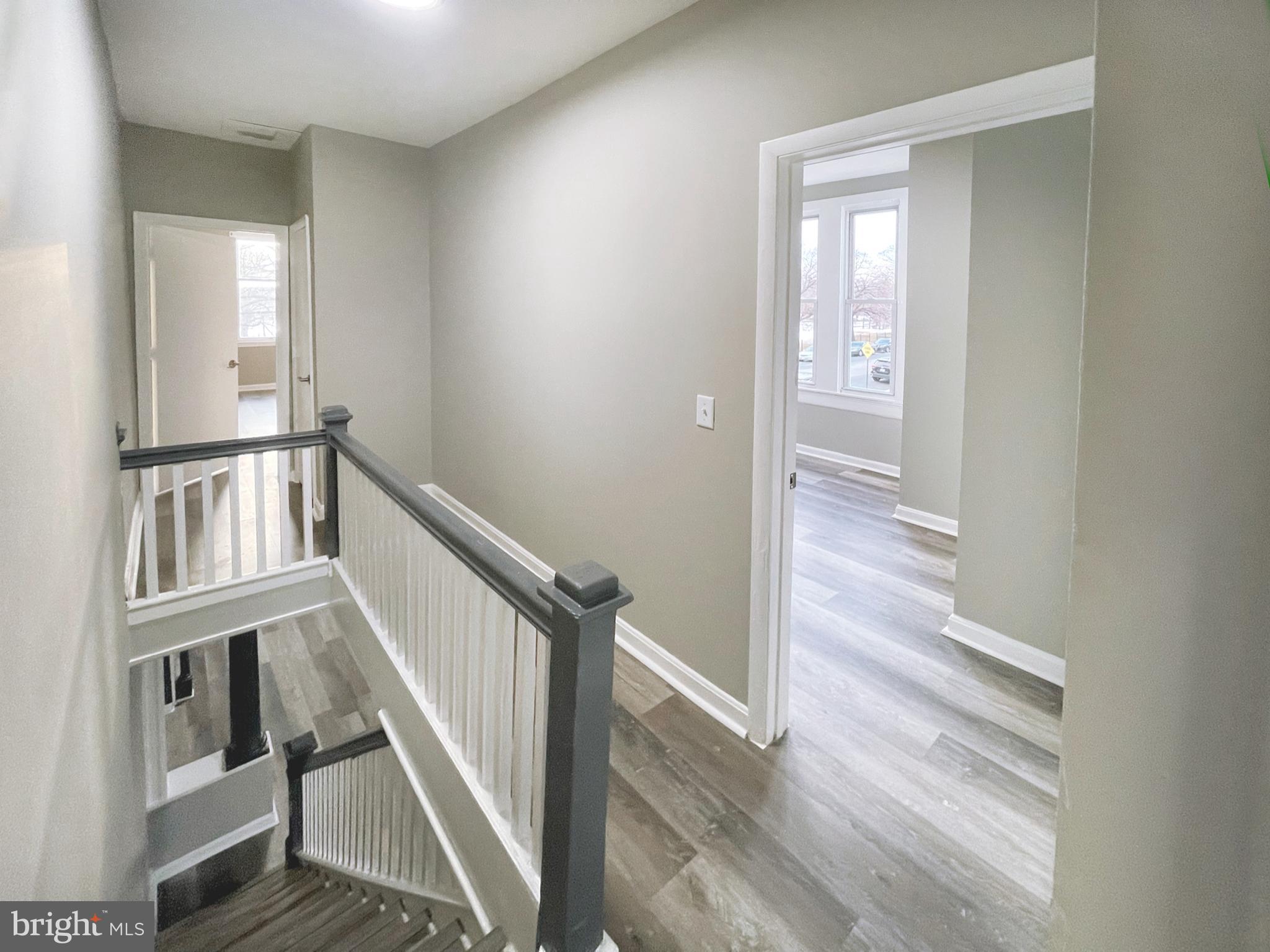 HOLLINS MARKET - Residential