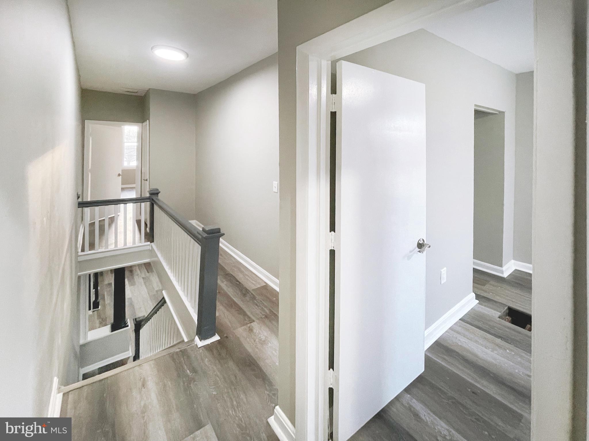 HOLLINS MARKET - Residential