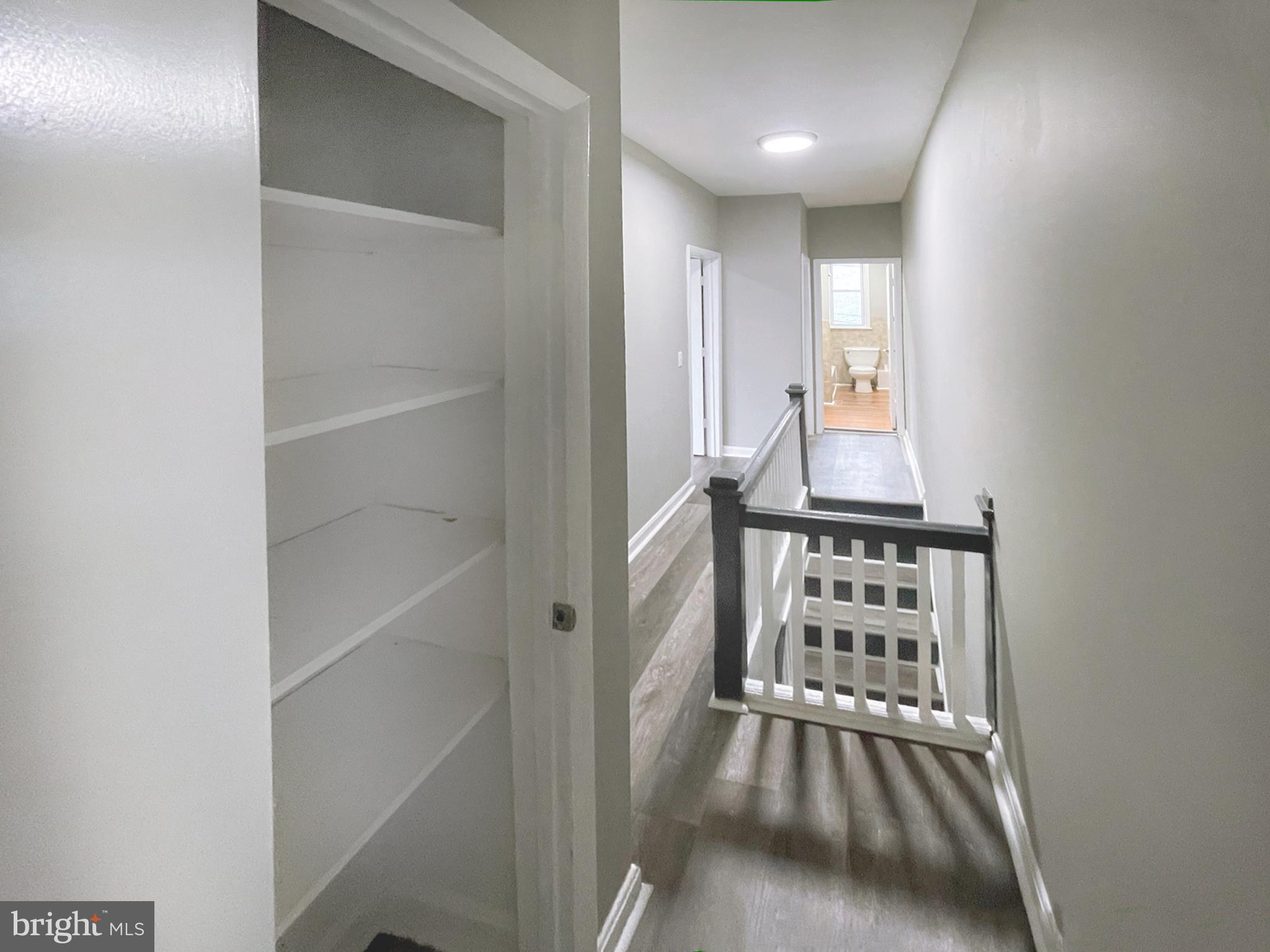 HOLLINS MARKET - Residential