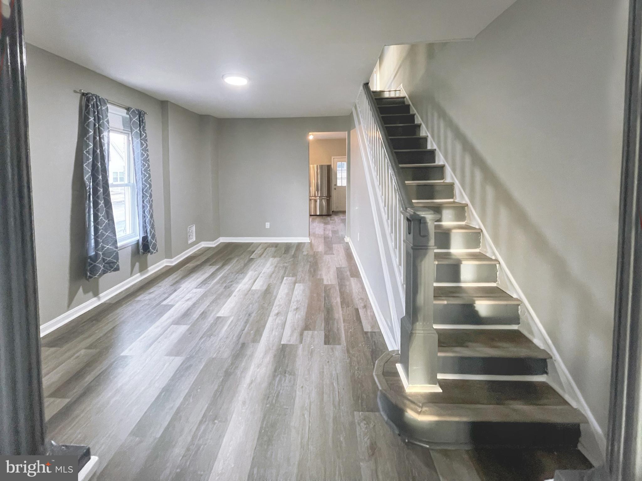 HOLLINS MARKET - Residential