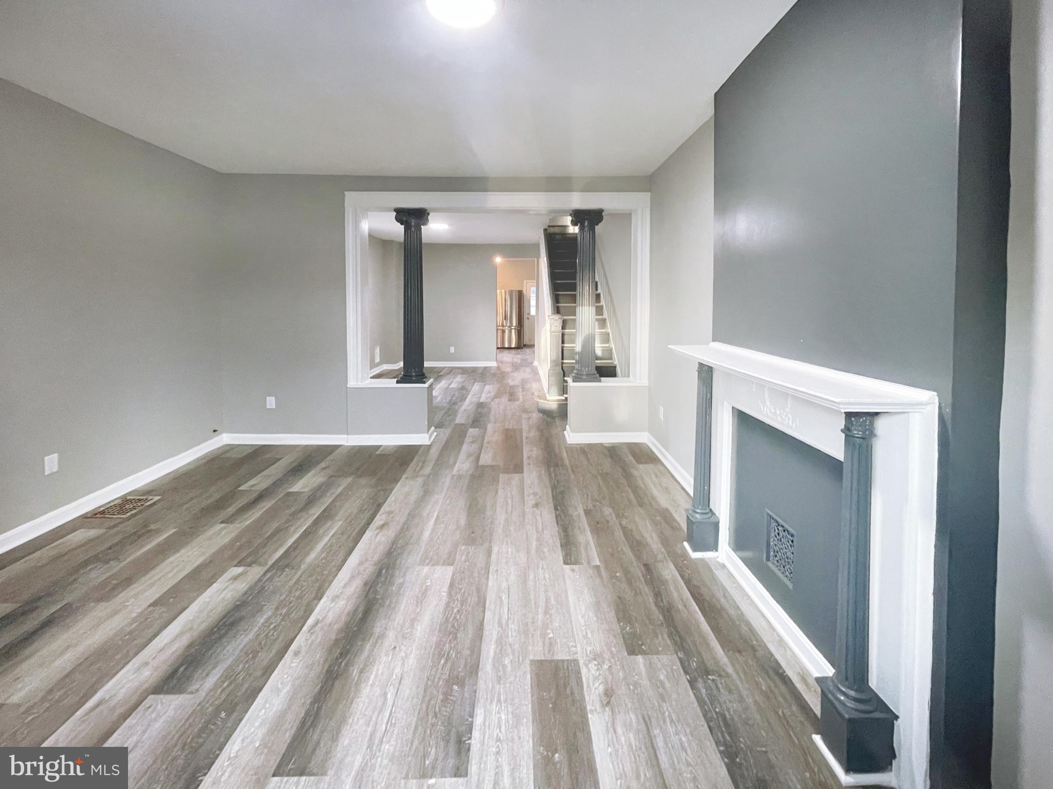 HOLLINS MARKET - Residential