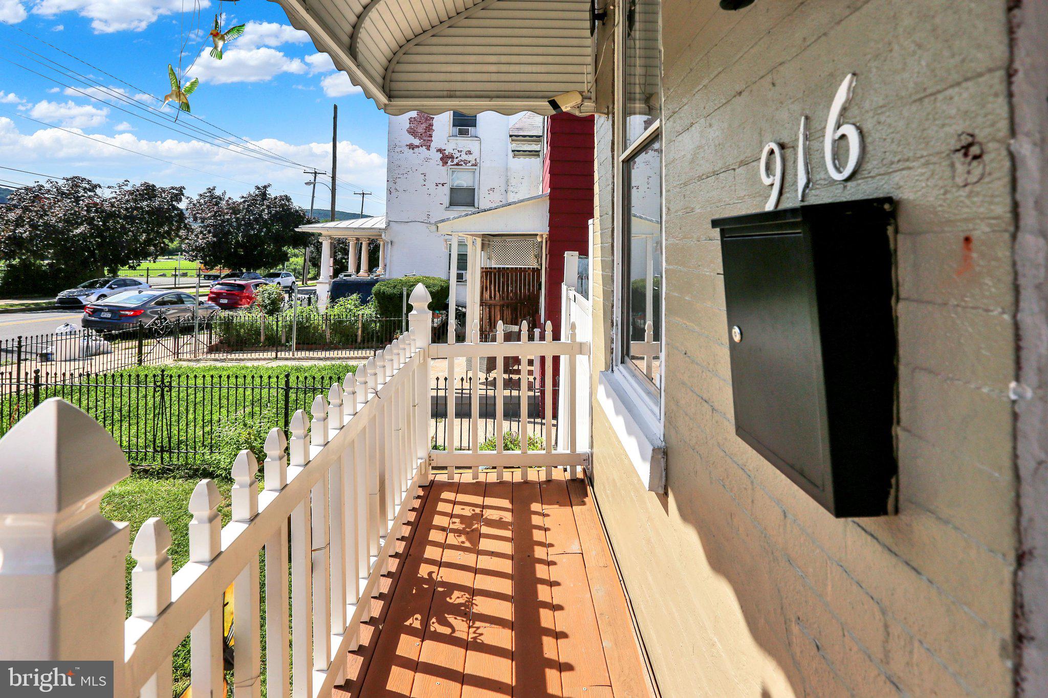 916 N 6TH STREET