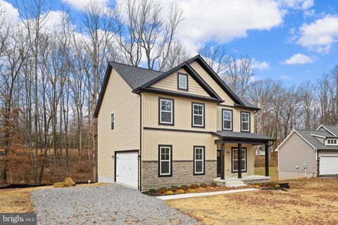 Homes For Sale - 10912 Thiel Court<br/> SPOTSYLVANIA, VA 22551