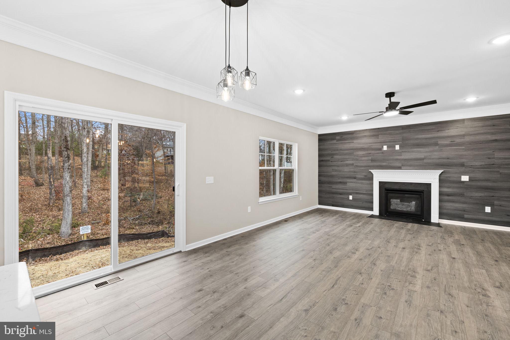 LAKE WILDERNESS - Residential