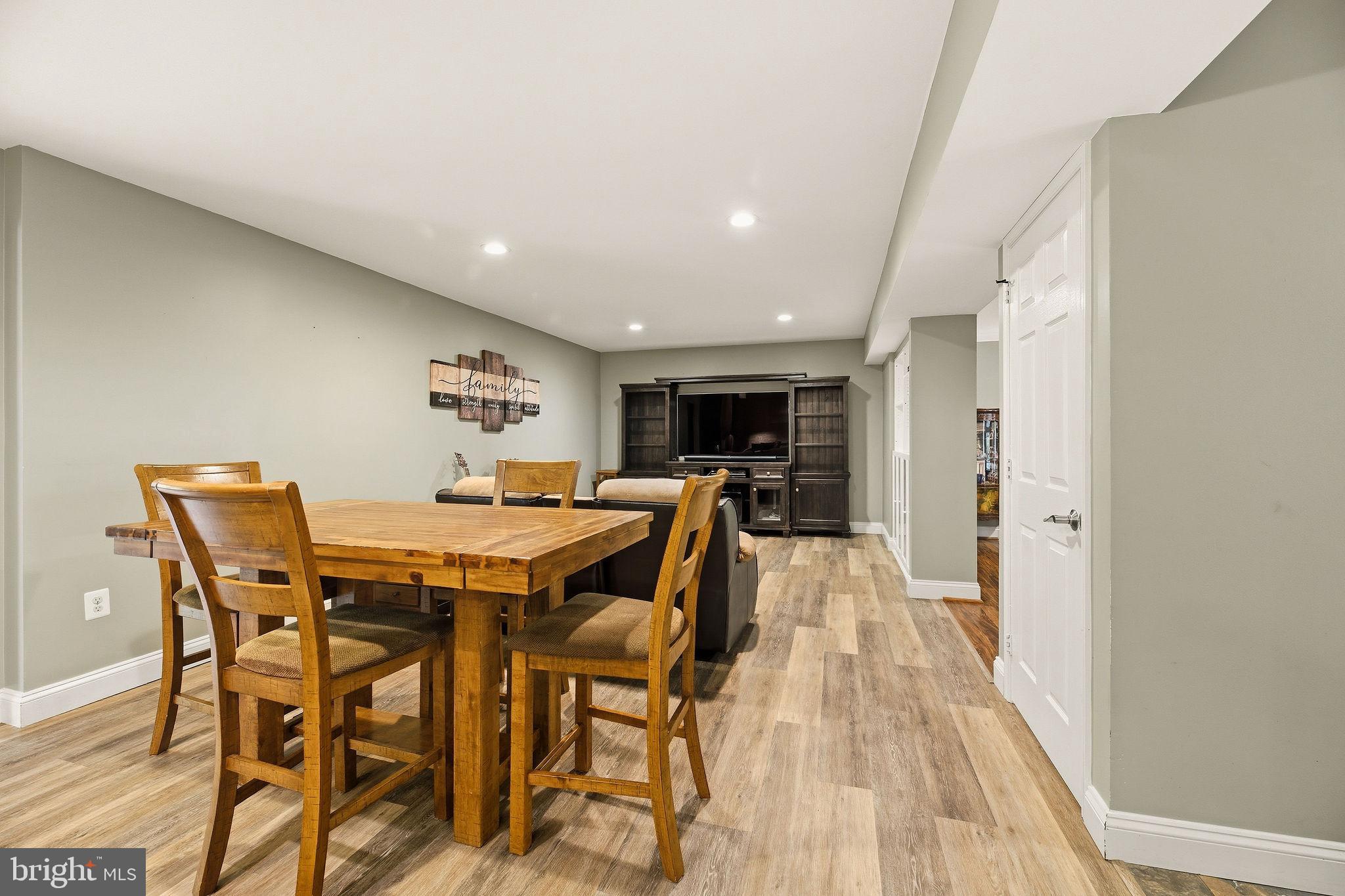 VICTORIA STATION - Residential