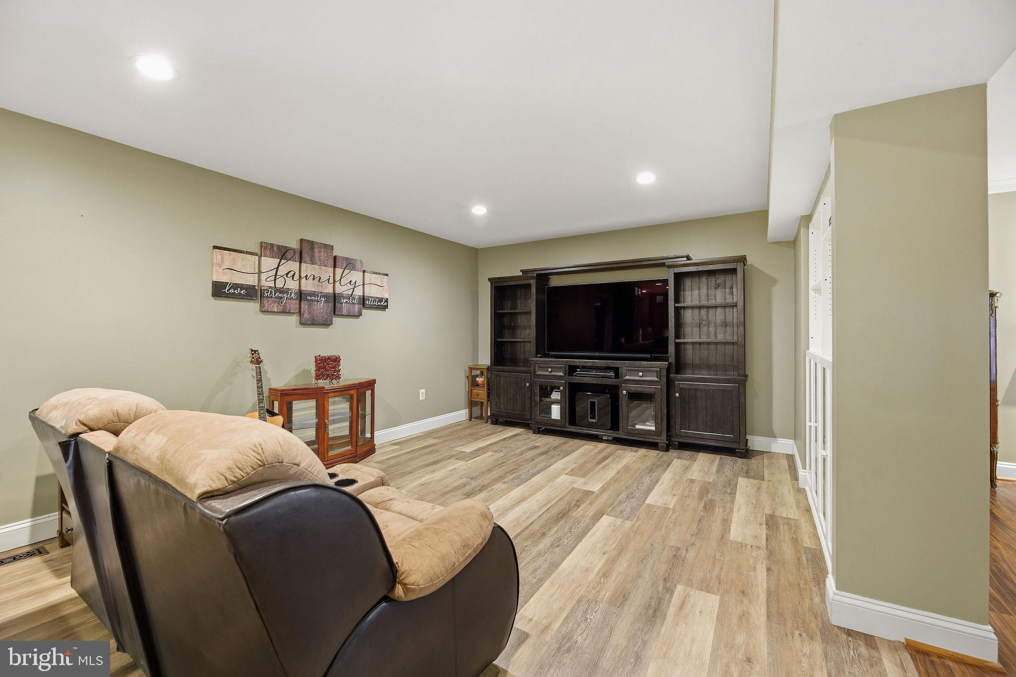 VICTORIA STATION - Residential