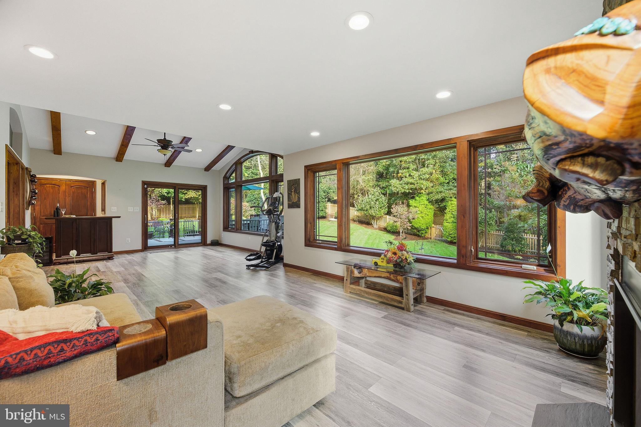 VICTORIA STATION - Residential