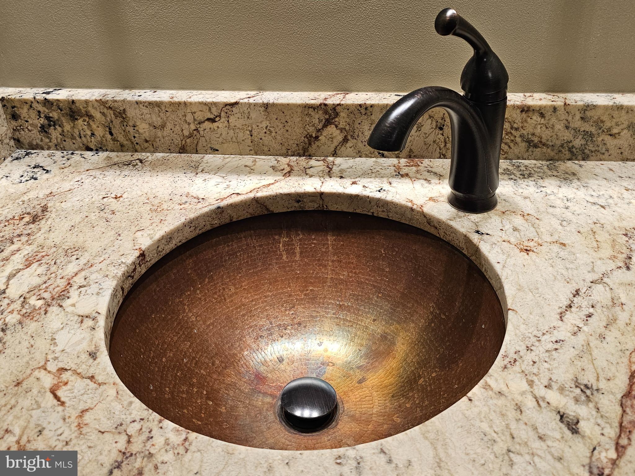 VICTORIA STATION - Residential