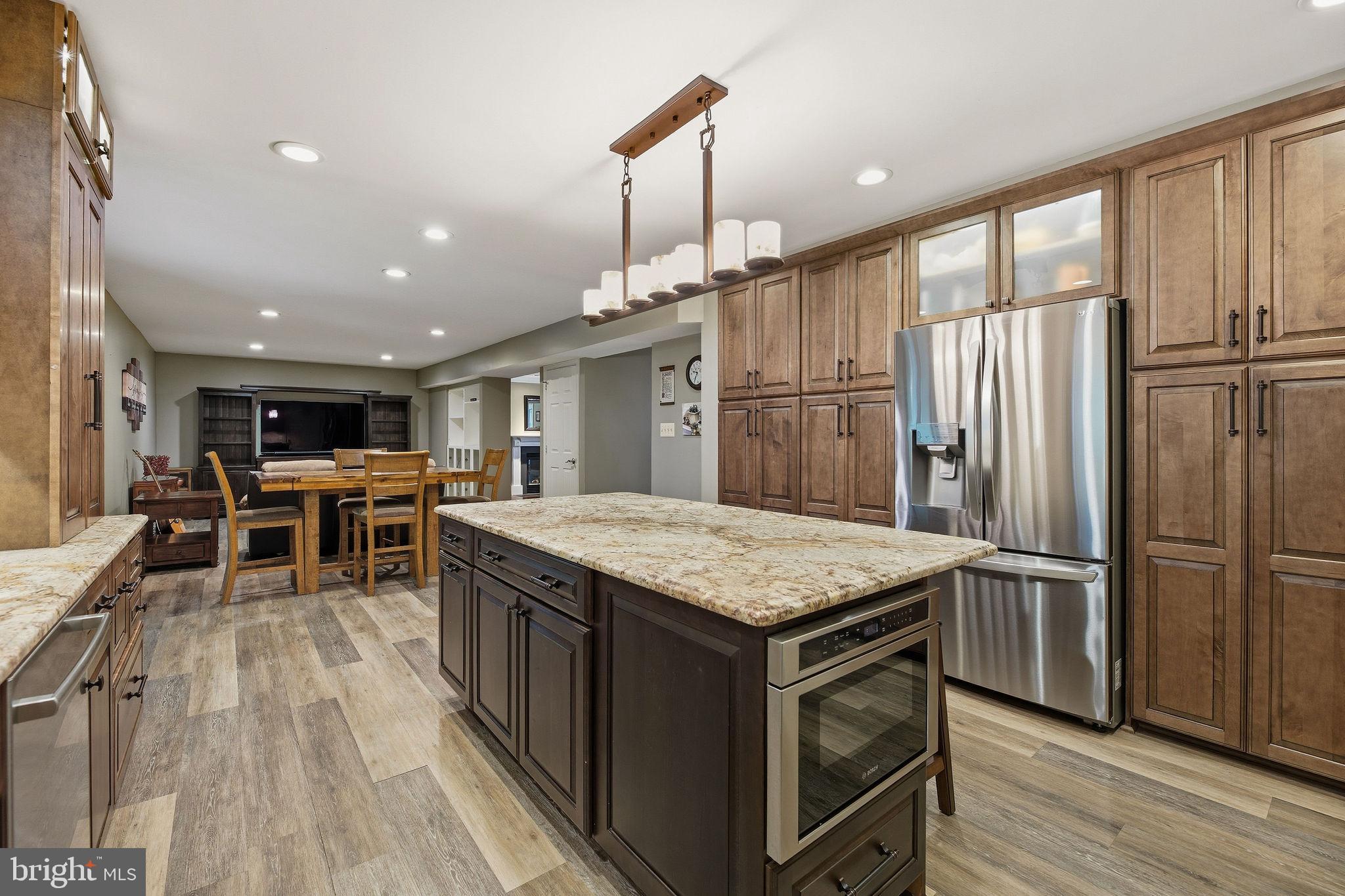 VICTORIA STATION - Residential