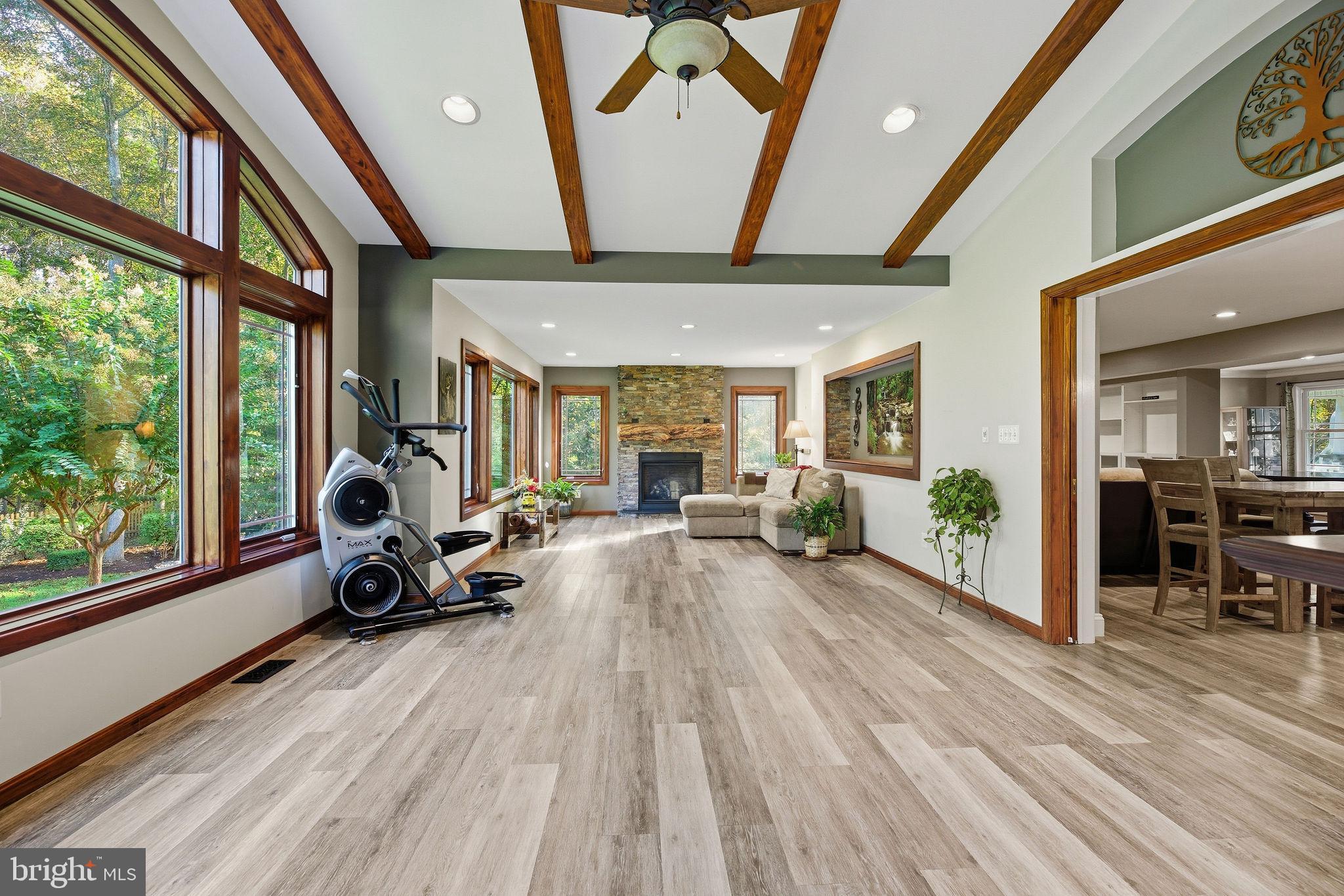 VICTORIA STATION - Residential