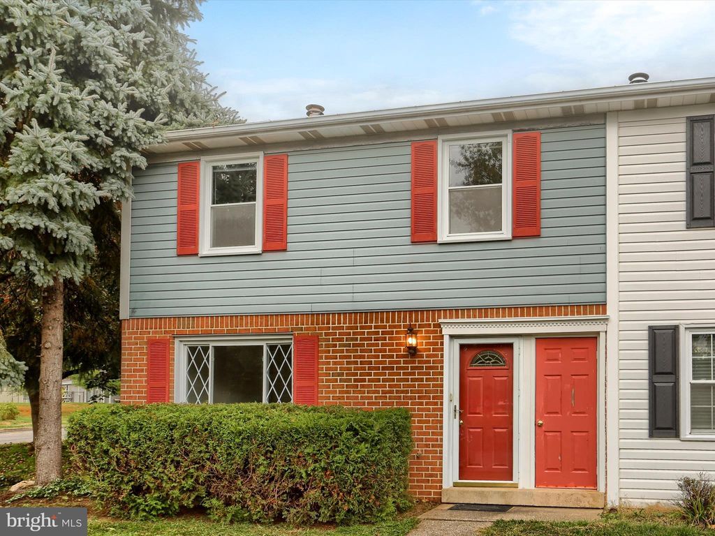 Photo of 5400 - G Oxford Drive, MECHANICSBURG, PA 17055 (MLS # PACB2047936)