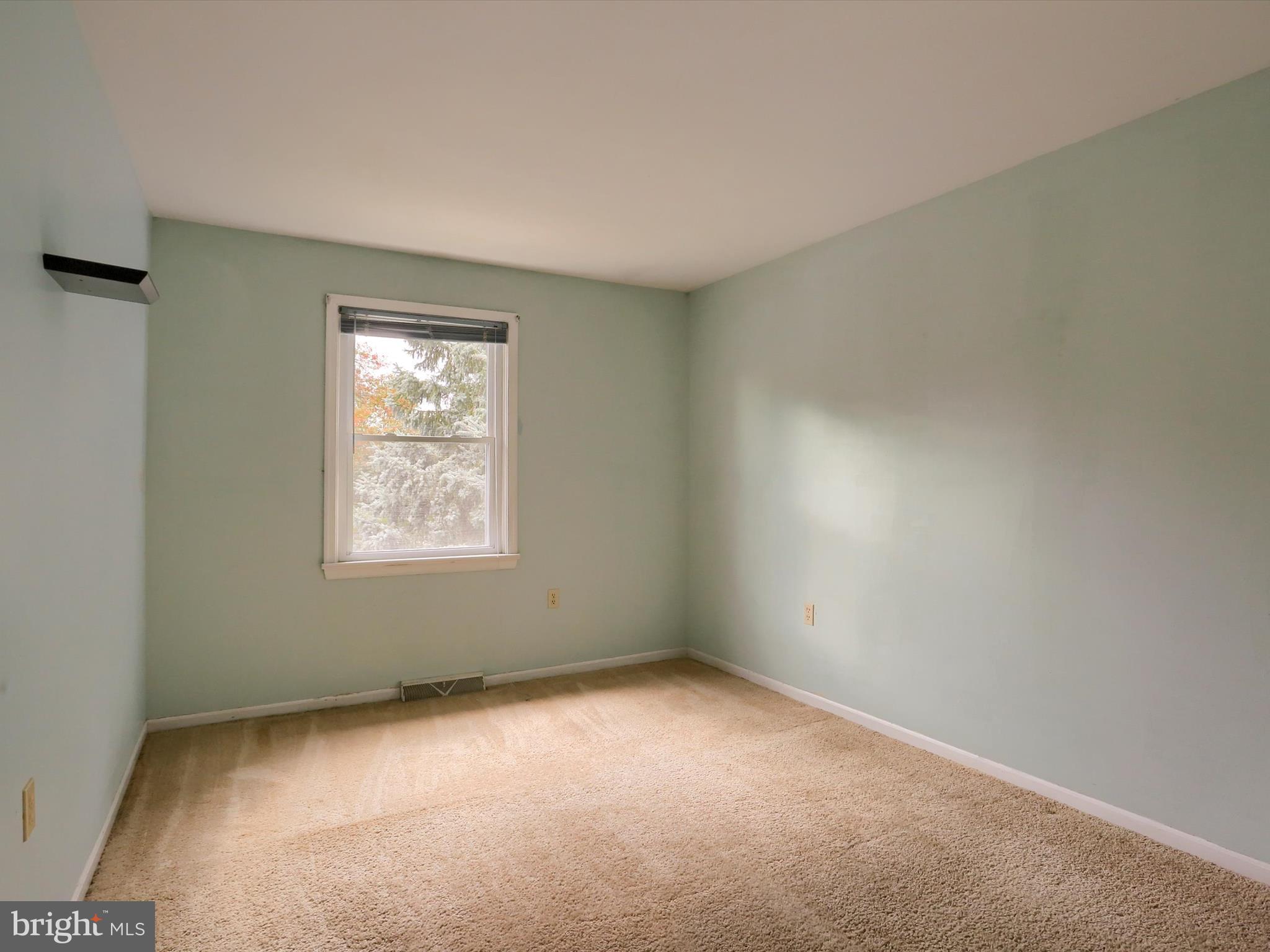 WILLIAMSBURG NORTH - Residential