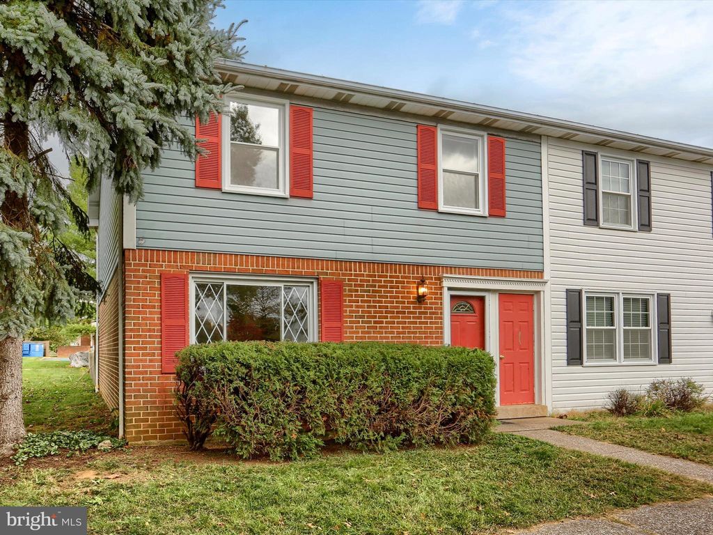 Photo of 5400 - G Oxford Drive, MECHANICSBURG, PA 17055 (MLS # PACB2047936)