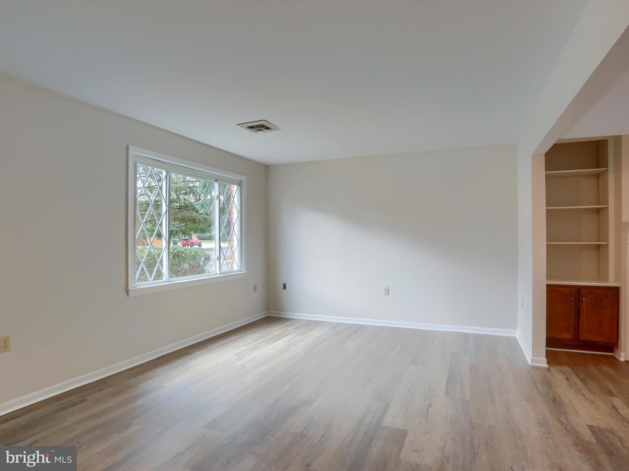 WILLIAMSBURG NORTH - Residential