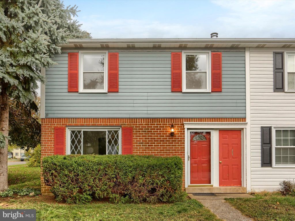 Photo of 5400 - G Oxford Drive, MECHANICSBURG, PA 17055 (MLS # PACB2047936)