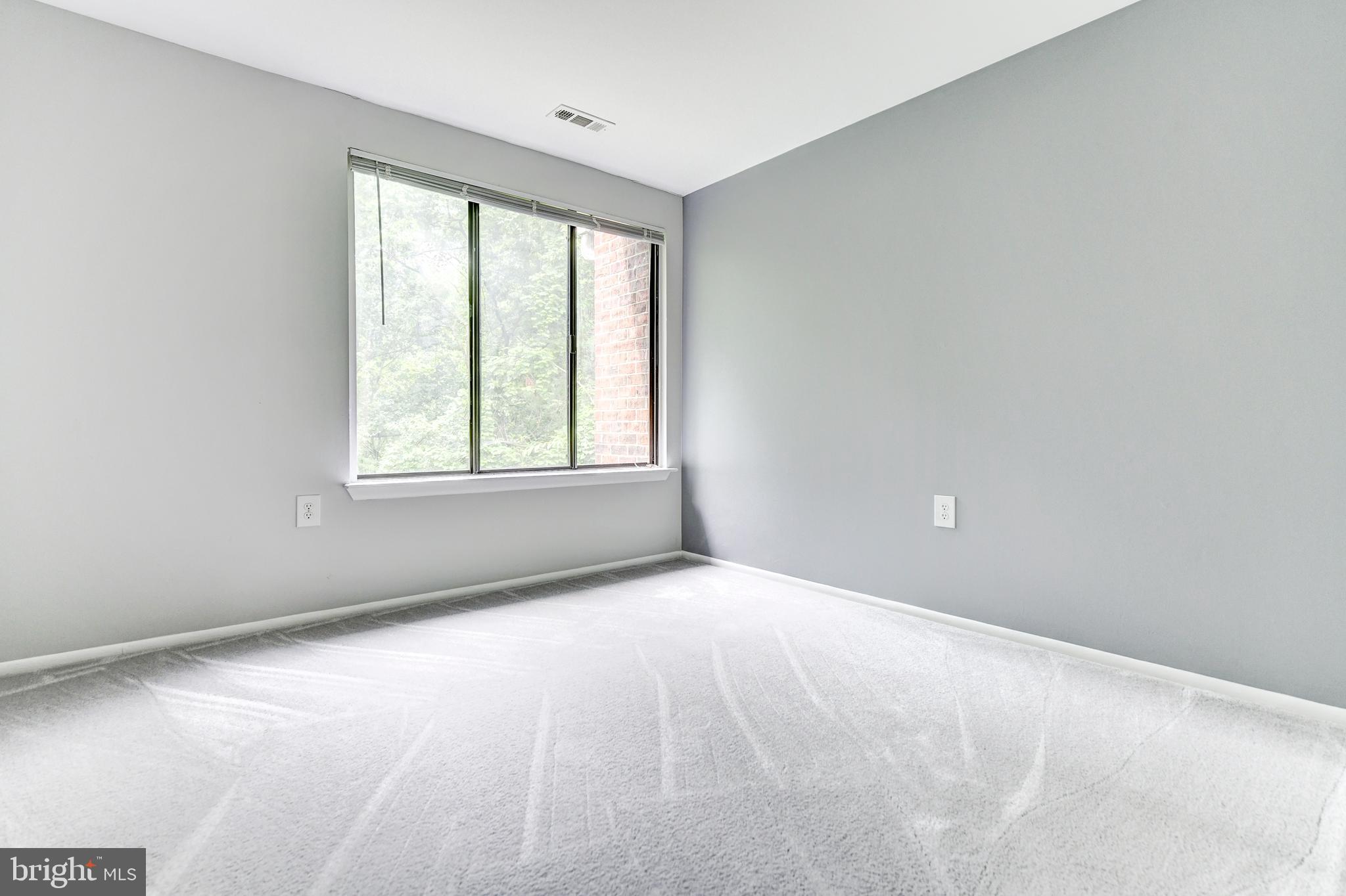 FARMINGDALE - Residential Lease