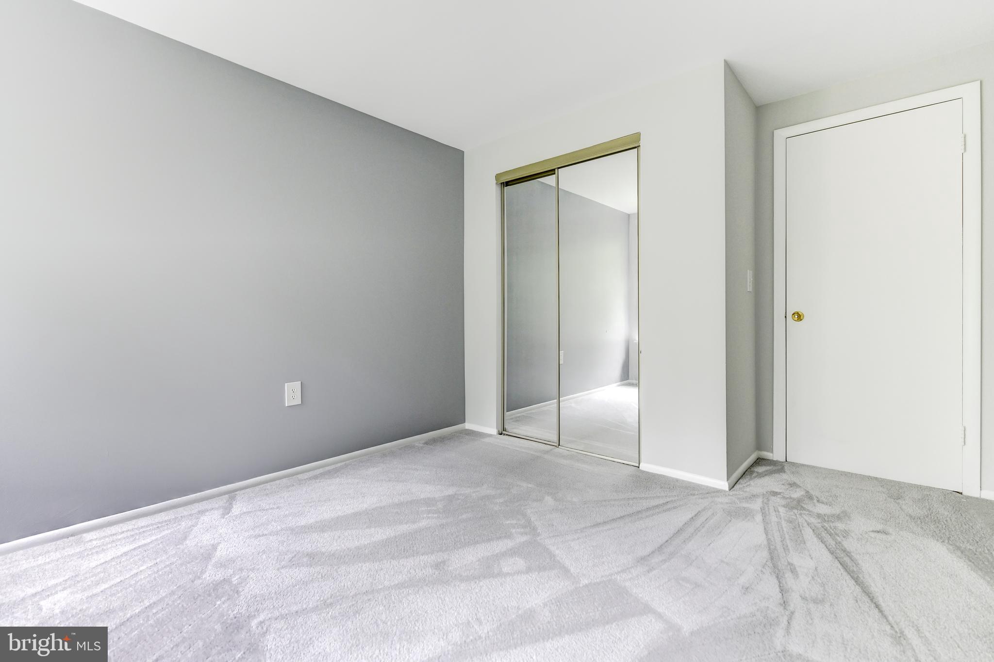 FARMINGDALE - Residential Lease