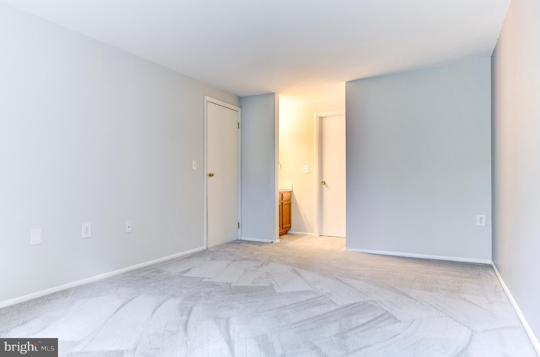 FARMINGDALE - Residential Lease