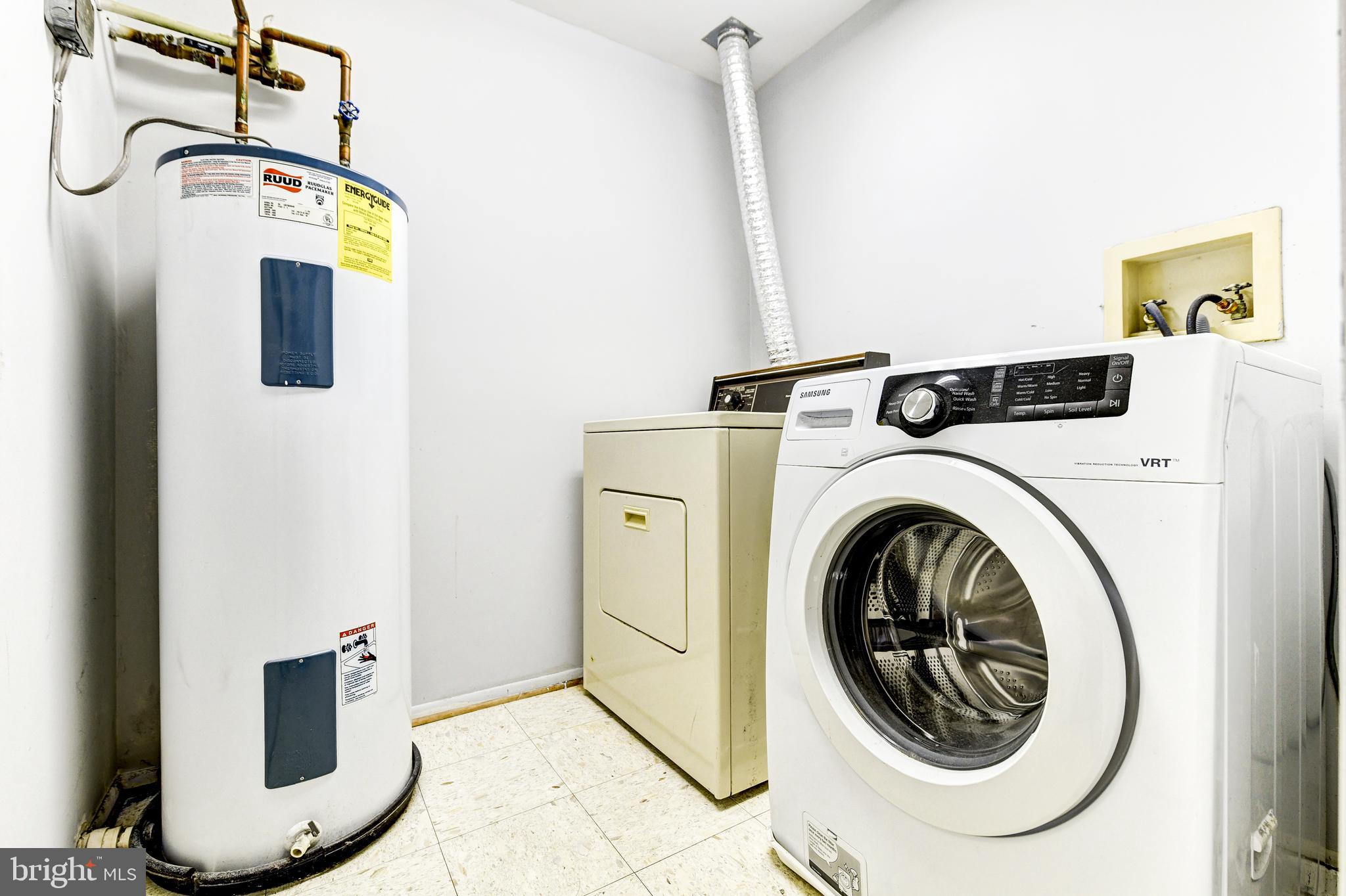 FARMINGDALE - Residential Lease