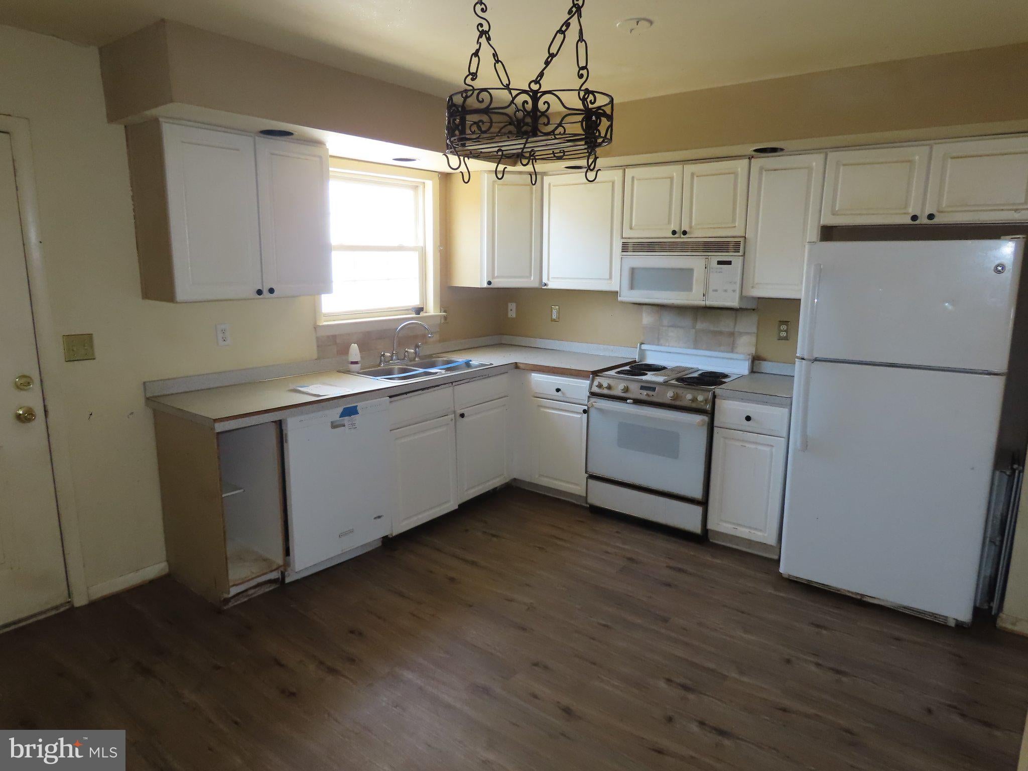 108 W 21ST STREET