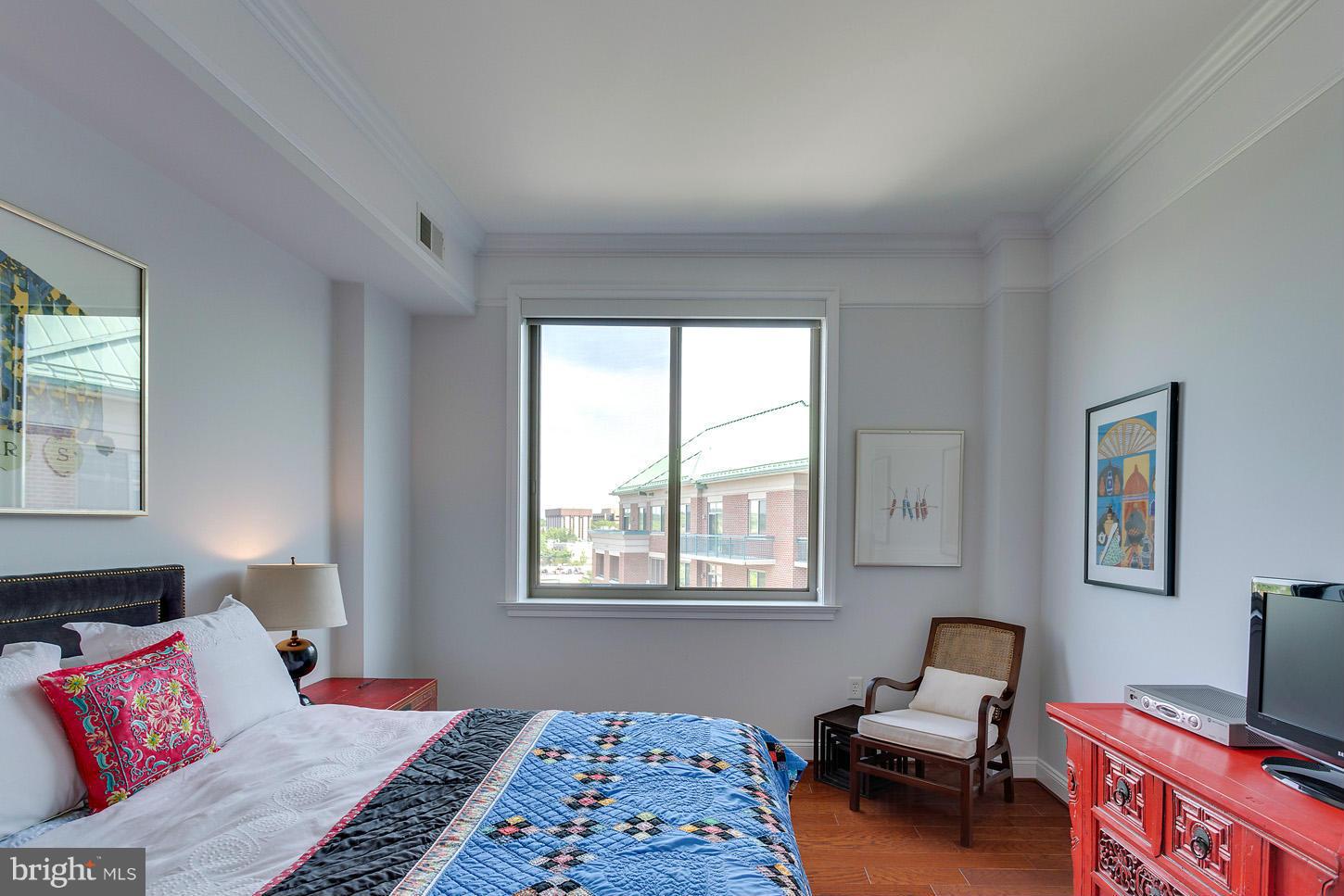 PALLADIUM AT MCLEAN - Residential