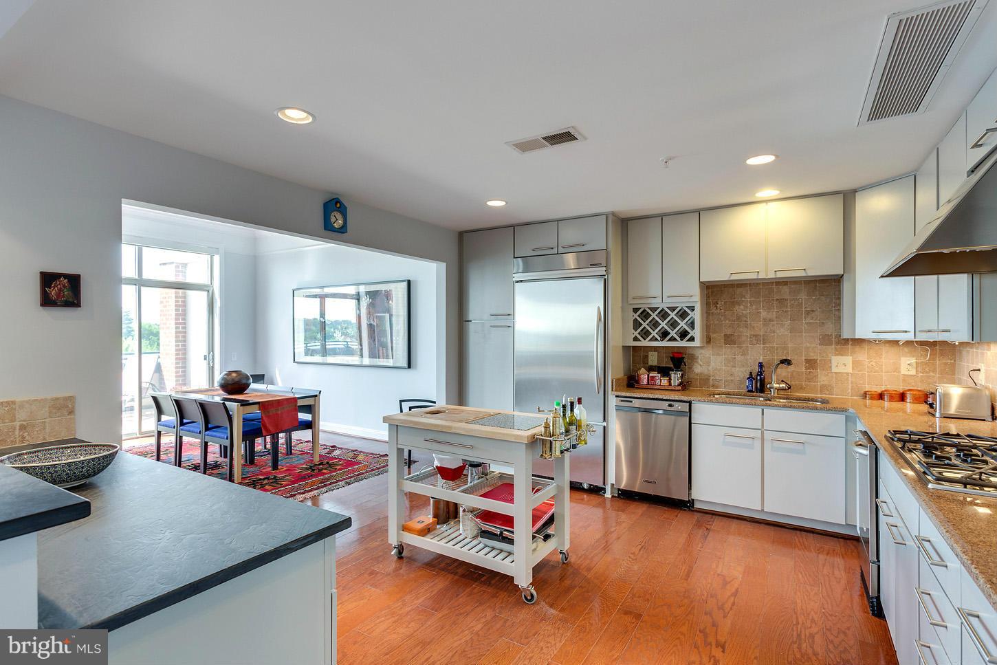 PALLADIUM AT MCLEAN - Residential