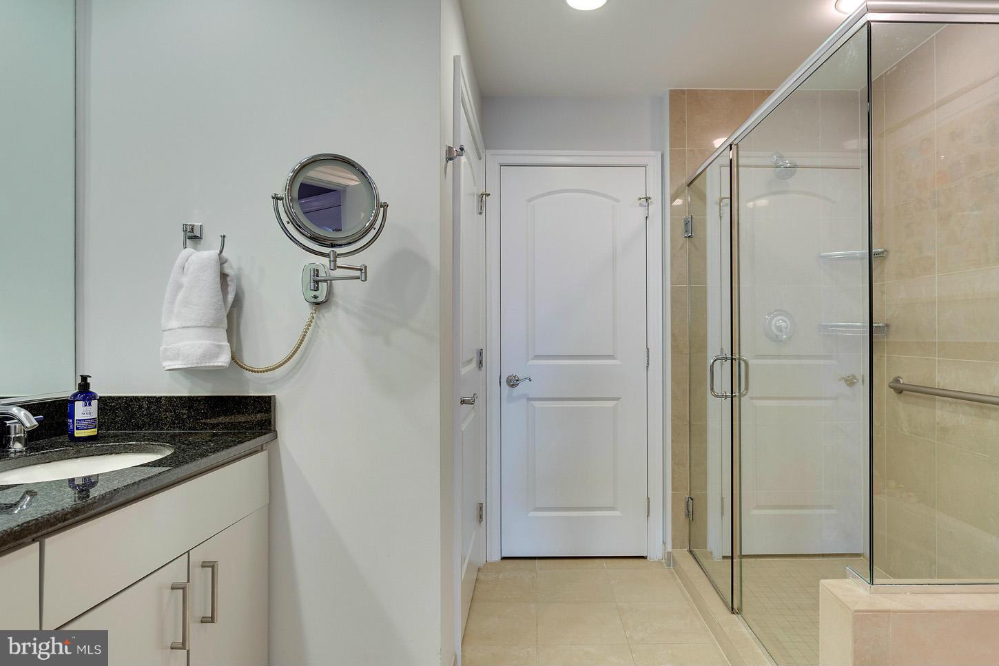 PALLADIUM AT MCLEAN - Residential