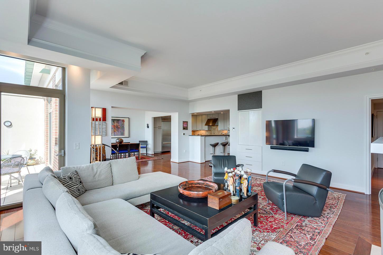 PALLADIUM AT MCLEAN - Residential