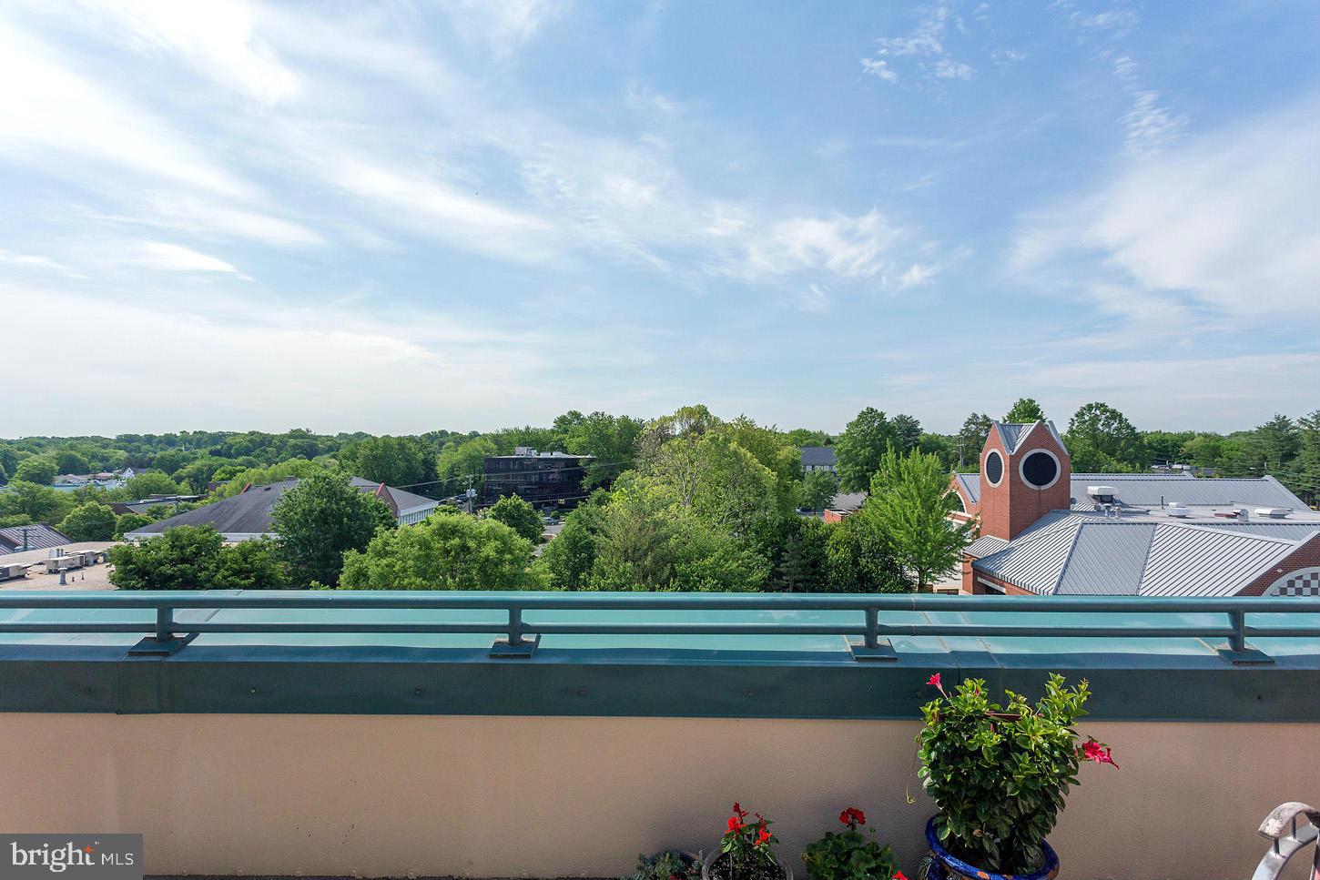 PALLADIUM AT MCLEAN - Residential