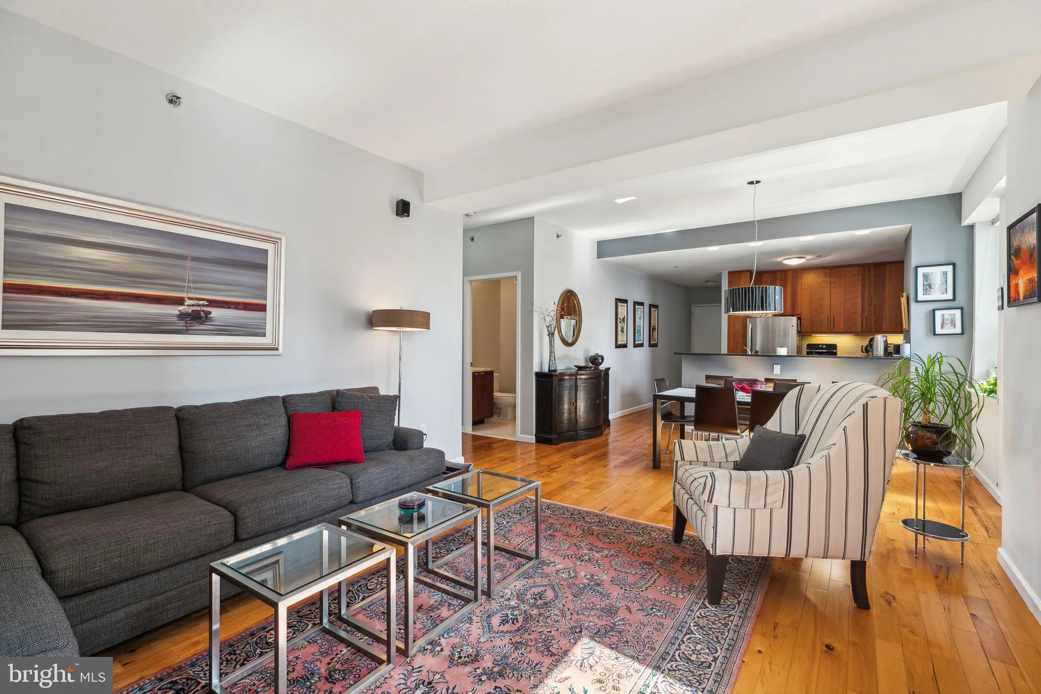 Philadelphia, Pennsylvania 19102, United States, 2 Bedrooms Bedrooms, ,3 BathroomsBathrooms,Residential,Active,1637