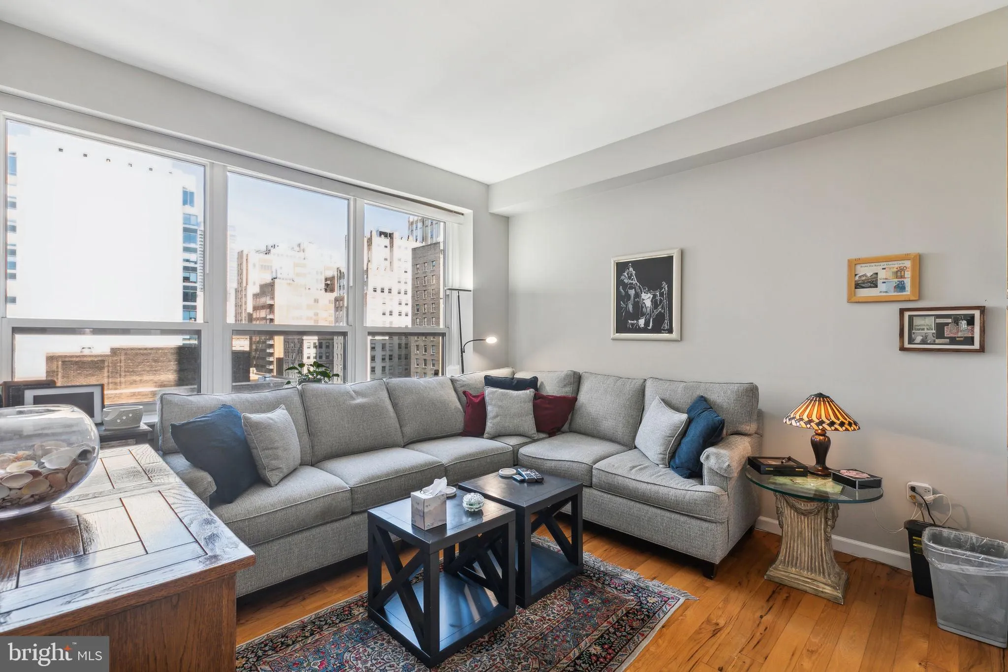 Philadelphia, Pennsylvania 19102, United States, 2 Bedrooms Bedrooms, ,3 BathroomsBathrooms,Residential,Active,1637