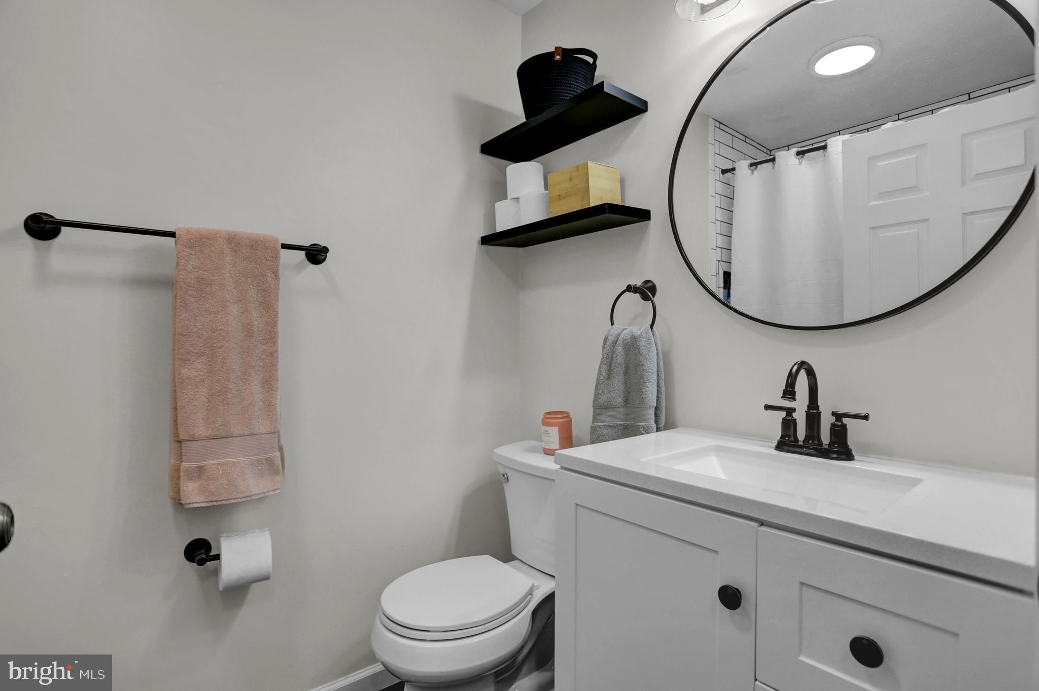 PERRY HALL COURTS - Residential