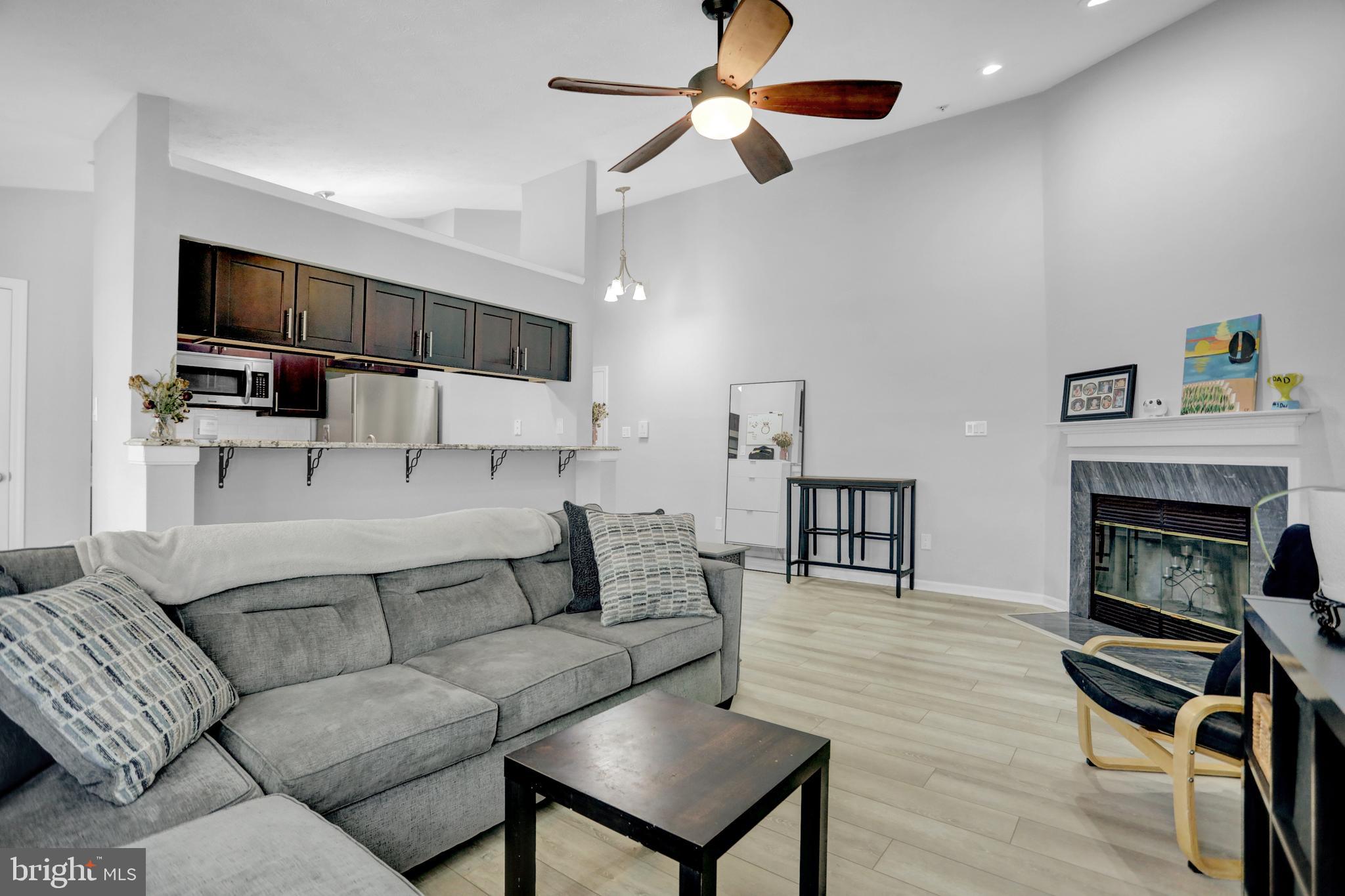 PERRY HALL COURTS - Residential