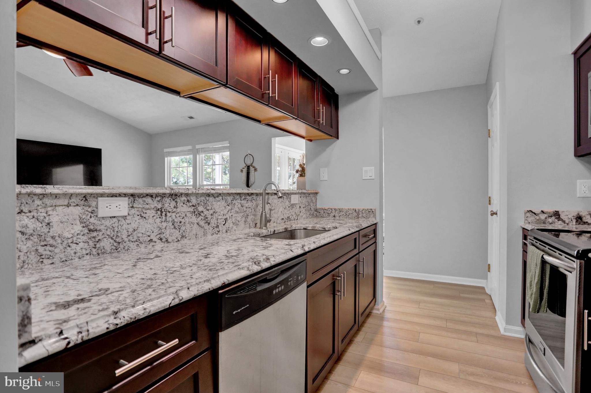 PERRY HALL COURTS - Residential