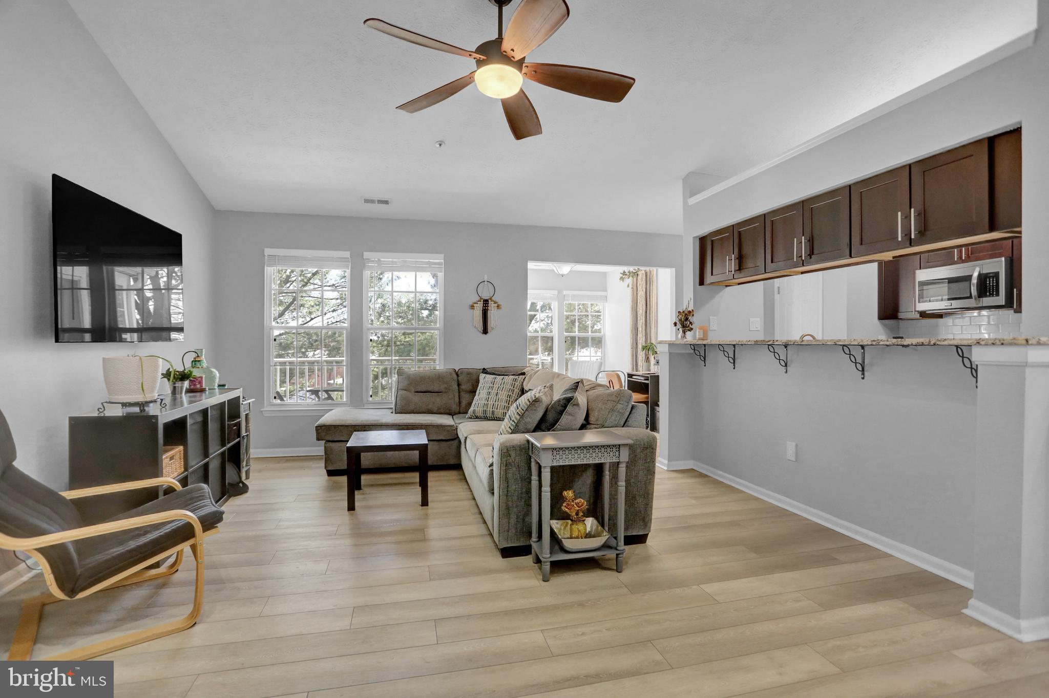 PERRY HALL COURTS - Residential